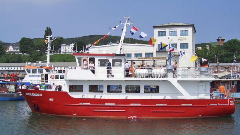 Sassnitz auf Rügen - MS Alexander in der Hafenstadt Sassnitz